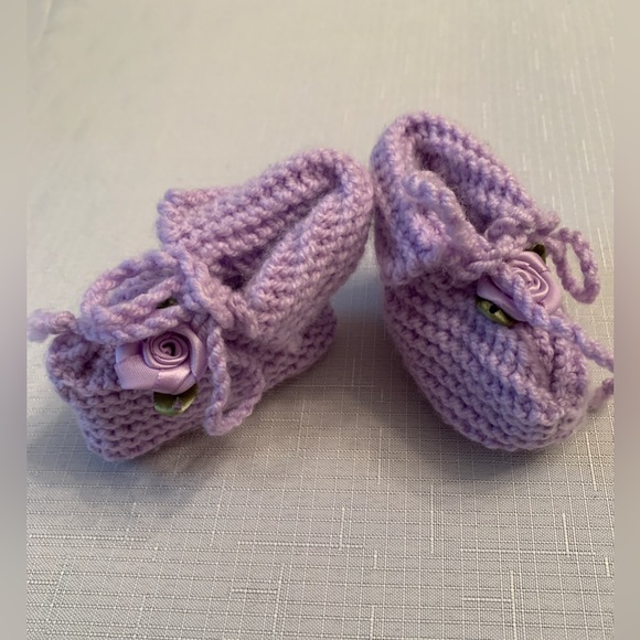 NEW Handmade 🧶Knitted Set of Baby Hat and Booties - Picture 3 of 3